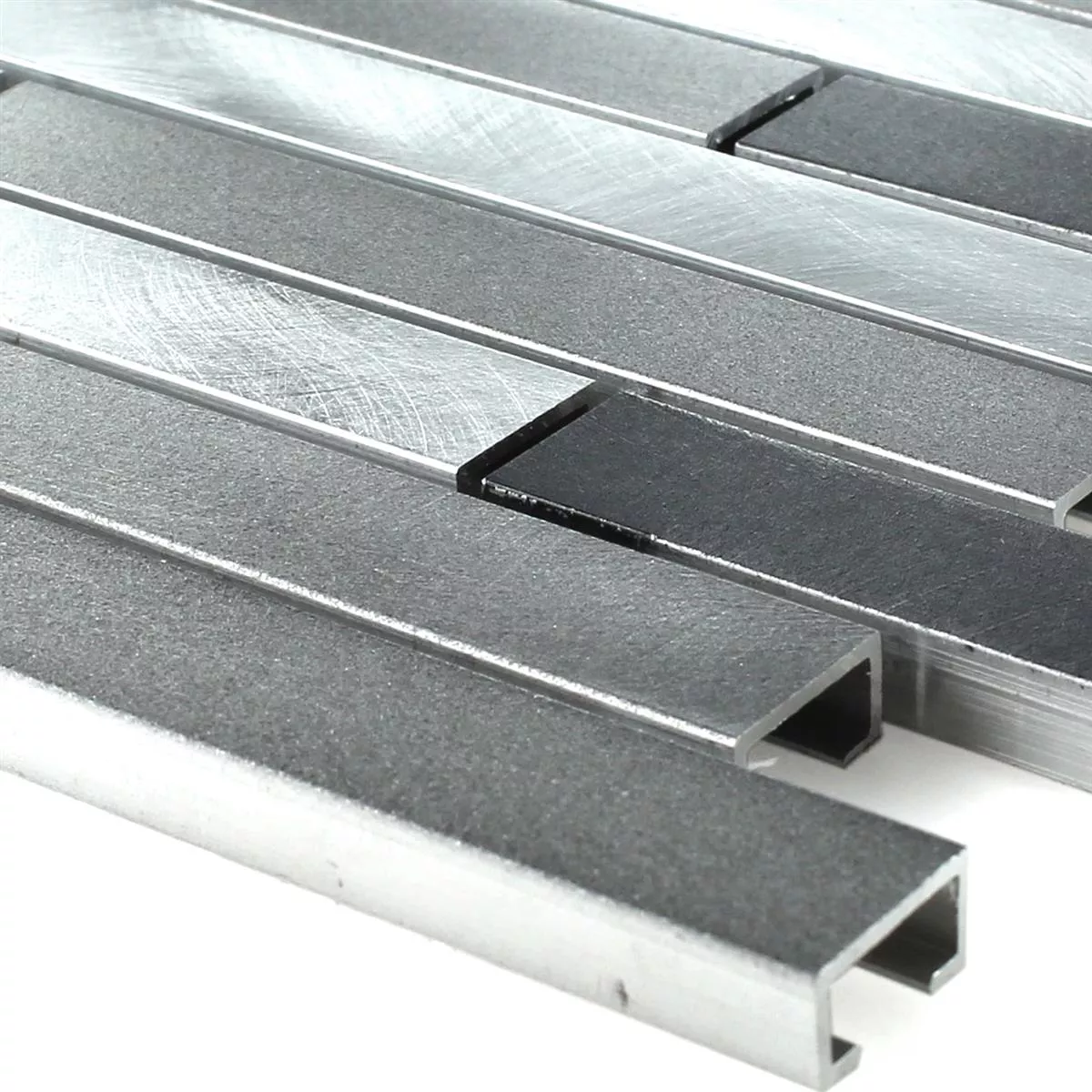Sample Mozaïektegel Aluminium Metaal Zwart Zilver Mix