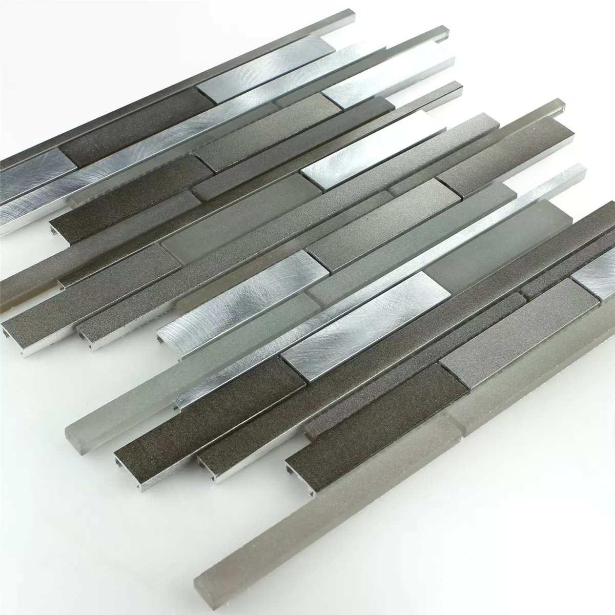 Sample Mozaïektegel Glas Aluminium Modder Stick
