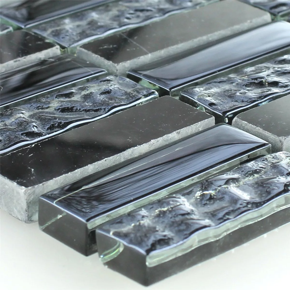 Mozaïektegel Glas Marmer Zwart Fluitspelend 15x50x8mm